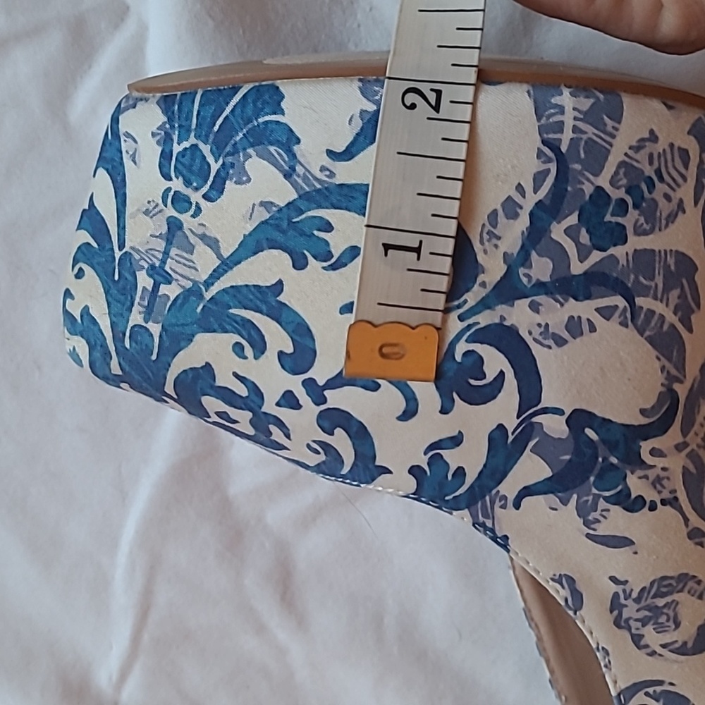 Size 9 blue and white paisley print platform high heels - Picture 5 of 6